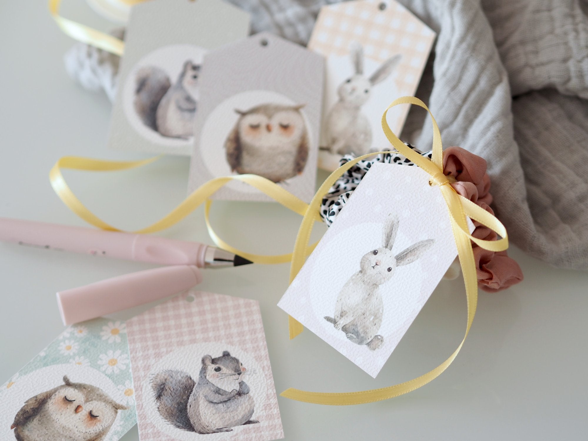 Barevně sladěné visačky pro dárky s lesními zvířátky, kolekce Lesní přátelé.